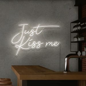 kiss me white